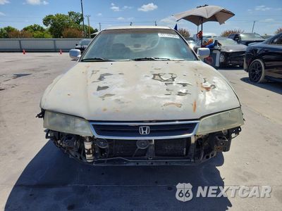 Piąte zdjęcie samochodu w środku: 1997 HONDA ACCORD LX VIN:1HGCE6645VA020730 - miniatura