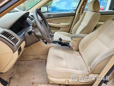 Zdjęcie 7 z 12 samochodu: 2005 HONDA ACCORD EX VIN:1HGCM56745A063155 - miniatura