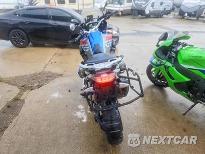 Czwarte zdjęcie samochodu z boku: 2018 BMW R1200 GS VIN:WB10A6105JZ656929 - miniatura