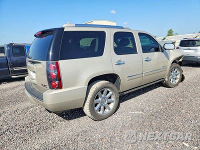 Trzecie zdjęcie samochodu z tyłu: 2013 GMC YUKON DENALI VIN:1GKS2EEF5DR337640 - miniatura
