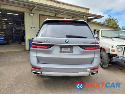 Zdjęcie 6 z 13 samochodu: 2025 BMW X7 XDRIVE40I VIN:5UX23EM08S9X26256 - miniatura