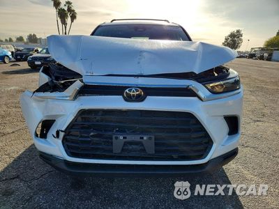 Piąte zdjęcie samochodu w środku: 2024 TOYOTA GRAND HIGHLANDER XLE VIN:5TDAAAB51RS003788 - miniatura