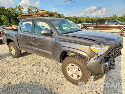 Czwarte zdjęcie samochodu z boku: 2018 TOYOTA TACOMA SR VIN:5TFAX5GN7JX120675 - miniatura