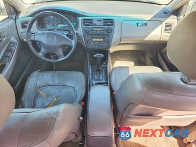 Zdjęcie 8 z 12 samochodu: 2000 HONDA ACCORD EX VIN:1HGCG1659YA071822 - miniatura