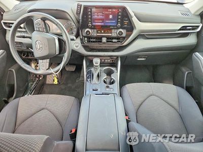 Zdjęcie 8 z 13 samochodu: 2021 TOYOTA HIGHLANDER LE VIN:5TDZZRAH8MS075005 - miniatura