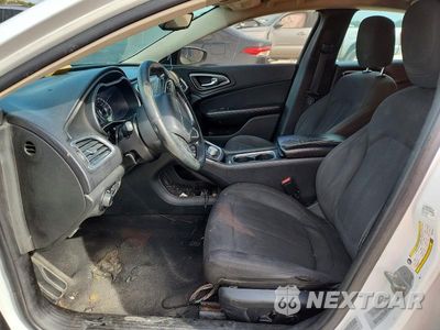 Zdjęcie 7 z 12 samochodu: 2015 CHRYSLER 200 LIMITED VIN:1C3CCCAB2FN645142 - miniatura
