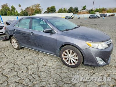 Czwarte zdjęcie samochodu z boku: 2014 TOYOTA CAMRY XLE VIN:4T4BF1FK7ER363340 - miniatura