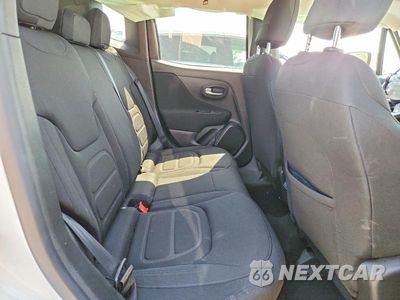 Zdjęcie 10 z 12 samochodu: 2020 JEEP RENEGADE LATITUDE VIN:ZACNJABB3LPL17676 - miniatura