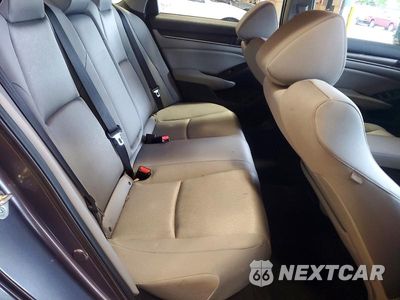 Zdjęcie 10 z 12 samochodu: 2019 HONDA ACCORD LX VIN:1HGCV1F14KA047860 - miniatura
