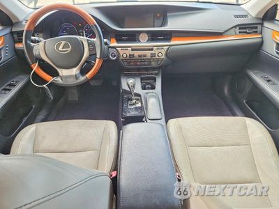 Zdjęcie 8 z 12 samochodu: 2013 LEXUS ES 300H VIN:JTHBW1GG1D2003949 - miniatura