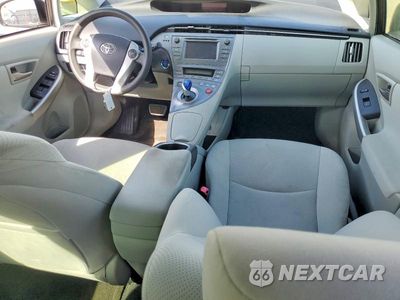 Zdjęcie 8 z 13 samochodu: 2013 TOYOTA PRIUS TWO VIN:JTDKN3DUXD5689272 - miniatura