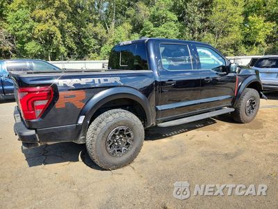 Trzecie zdjęcie samochodu z tyłu: 2025 FORD F150 RAPTOR VIN:1FTFW1RJ2SFA80606 - miniatura