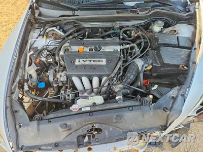 Zdjęcie 11 z 12 samochodu: 2004 HONDA ACCORD LX VIN:1HGCM722X4A019228 - miniatura