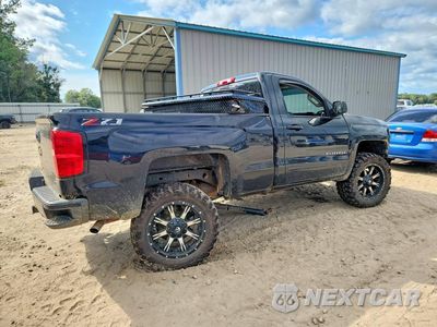 Trzecie zdjęcie samochodu z tyłu: 2018 CHEVROLET SILVERADO K1500 LT VIN:1GCNKREC1JZ175555 - miniatura