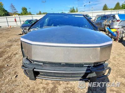 Piąte zdjęcie samochodu w środku: 2024 TESLA CYBERTRUCK VIN:7G2CEHED9RA006171 - miniatura