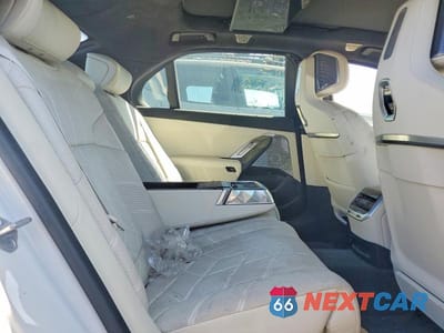 Zdjęcie 10 z 12 samochodu: 2023 BMW I7 XDRIVE60 VIN:WBY53EJ03PCM73665 - miniatura