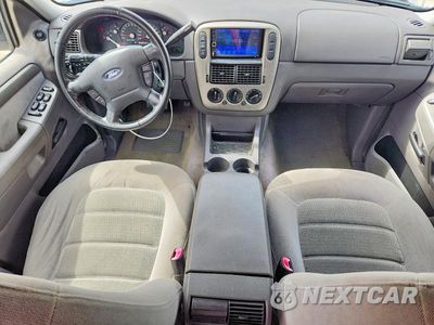 Zdjęcie 8 z 13 samochodu: 2004 FORD EXPLORER XLT VIN:1FMZU73K84UB33522 - miniatura