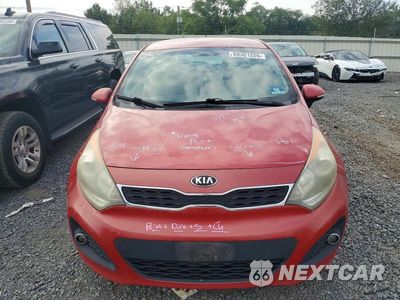 Piąte zdjęcie samochodu w środku: 2013 KIA RIO 5-DOOR SX VIN:KNADN5A3XD6153705 - miniatura
