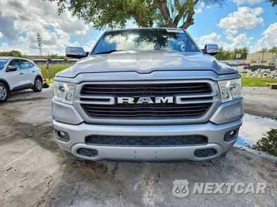 Piąte zdjęcie samochodu w środku: 2019 RAM 1500 BIG HORN/LONE STAR VIN:1C6RREFT1KN717158 - miniatura