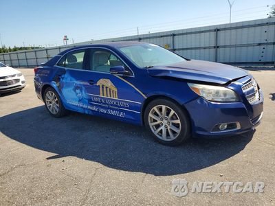 Czwarte zdjęcie samochodu z boku: 2013 CHEVROLET MALIBU VIN:1G11H5SA6DU115483 - miniatura