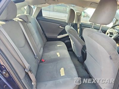 Zdjęcie 10 z 13 samochodu: 2014 TOYOTA PRIUS TWO VIN:JTDKN3DU8E0388319 - miniatura