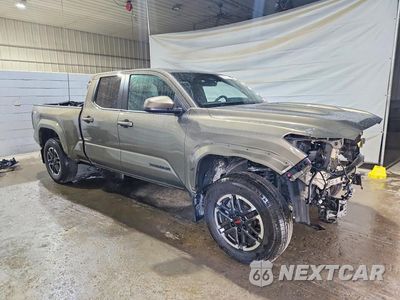 Czwarte zdjęcie samochodu z boku: 2026 TOYOTA TACOMA TRD SPORT VIN:3TMLB5JN3TM272557 - miniatura