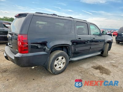 Trzecie zdjęcie samochodu z tyłu: 2011 CHEVROLET SUBURBAN K1500 LT VIN:1GNSKJE32BR307798 - miniatura