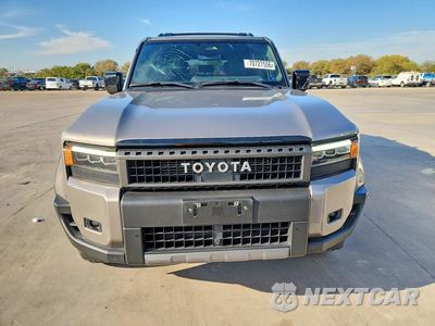 Piąte zdjęcie samochodu w środku: 2025 TOYOTA LAND CRUISER BASE VIN:JTEABFAJXS5014854 - miniatura