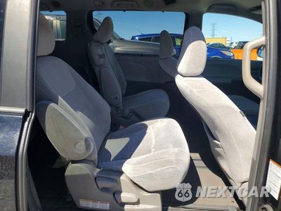 Zdjęcie 11 z 13 samochodu: 2017 TOYOTA SIENNA LE VIN:5TDKZ3DC3HS769122 - miniatura