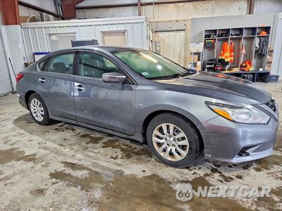 Czwarte zdjęcie samochodu z boku: 2017 NISSAN ALTIMA 2.5 S VIN:1N4AL3AP5HC187891 - miniatura