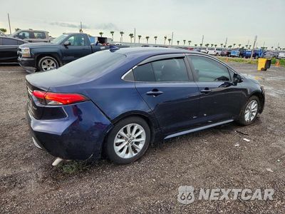 Trzecie zdjęcie samochodu z tyłu: 2022 TOYOTA COROLLA XLE VIN:5YFFPMAE1NP358180 - miniatura