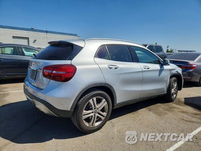Trzecie zdjęcie samochodu z tyłu: 2019 MERCEDES-BENZ GLA 250 VIN:WDCTG4EB9KJ578129 - miniatura