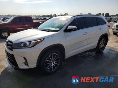 2017 TOYOTA HIGHLANDER SE 5TDJZRFH8HS478199 - główne zdjęcie licytacji z USA - miniatura