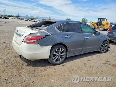 Trzecie zdjęcie samochodu z tyłu: 2016 NISSAN ALTIMA 2.5 SR VIN:1N4AL3AP8GC242431 - miniatura