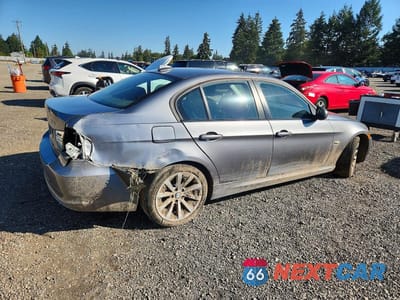 Trzecie zdjęcie samochodu z tyłu: 2011 BMW 328 XI SULEV VIN:WBAPK5C55BF127353 - miniatura