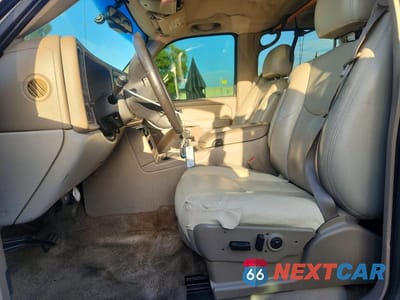Zdjęcie 7 z 14 samochodu: 2003 CHEVROLET SUBURBAN K2500 VIN:3GNGK26U53G222166 - miniatura