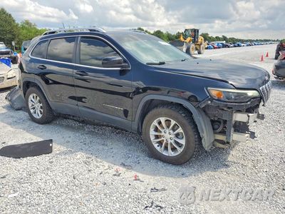 Czwarte zdjęcie samochodu z boku: 2019 JEEP CHEROKEE LATITUDE VIN:1C4PJMCBXKD163248 - miniatura