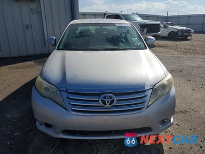 Piąte zdjęcie samochodu w środku: 2011 TOYOTA AVALON BASE VIN:4T1BK3DB0BU405573 - miniatura