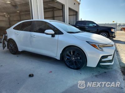 Czwarte zdjęcie samochodu z boku: 2025 TOYOTA COROLLA XSE VIN:5YFT4MCE9SP235392 - miniatura