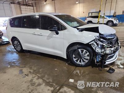 Czwarte zdjęcie samochodu z boku: 2025 CHRYSLER PACIFICA HYBRID SELECT VIN:2C4RC1S74SR575693 - miniatura