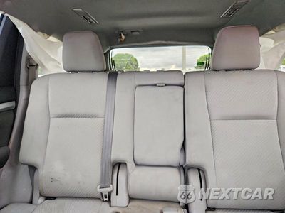 Zdjęcie 10 z 13 samochodu: 2017 TOYOTA HIGHLANDER LE VIN:5TDZARFH6HS025046 - miniatura