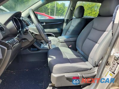 Zdjęcie 7 z 13 samochodu: 2012 KIA SORENTO LX VIN:5XYKT3A63CG303213 - miniatura
