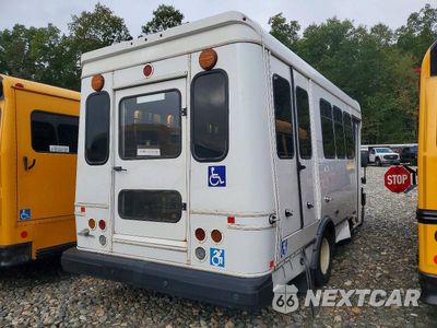 Czwarte zdjęcie samochodu z boku: 2019 FORD E350 SHUTTLE BUS VIN:1FDEE3F66KDC25972 - miniatura
