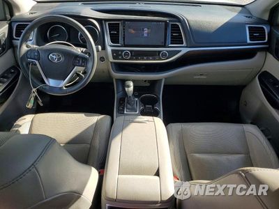 Zdjęcie 8 z 13 samochodu: 2016 TOYOTA HIGHLANDER LIMITED VIN:5TDYKRFH0GS172695 - miniatura