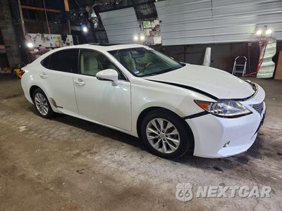 Czwarte zdjęcie samochodu z boku: 2014 LEXUS ES 300H VIN:JTHBW1GG8E2067441 - miniatura