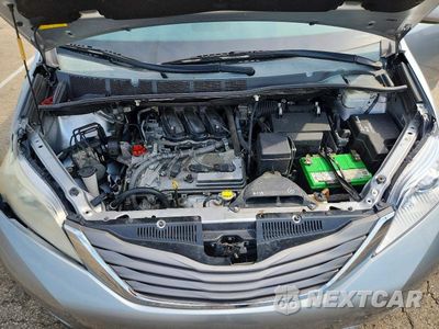 Zdjęcie 12 z 13 samochodu: 2014 TOYOTA SIENNA XLE 8-PASSENGER VIN:5TDYK3DC7ES433502 - miniatura