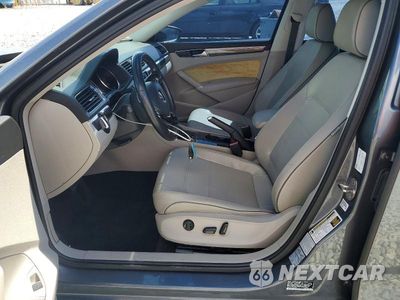 Zdjęcie 7 z 12 samochodu: 2016 VOLKSWAGEN PASSAT SE VIN:1VWBT7A31GC012875 - miniatura