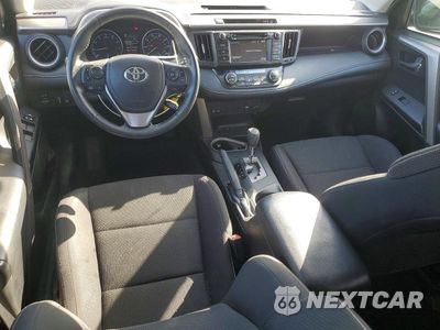 Zdjęcie 8 z 12 samochodu: 2018 TOYOTA RAV4 XLE VIN:2T3WFREV3JW513614 - miniatura