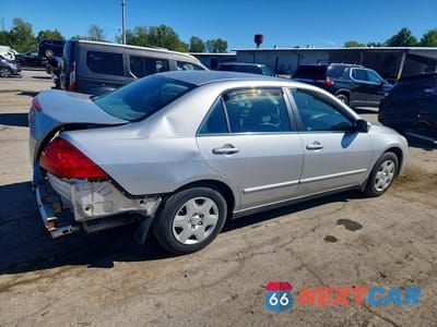 Trzecie zdjęcie samochodu z tyłu: 2006 HONDA ACCORD LX VIN:1HGCM56426A154741 - miniatura