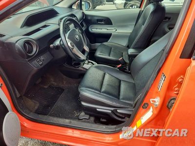 Zdjęcie 7 z 12 samochodu: 2013 TOYOTA PRIUS C FOUR VIN:JTDKDTB30D1045851 - miniatura
